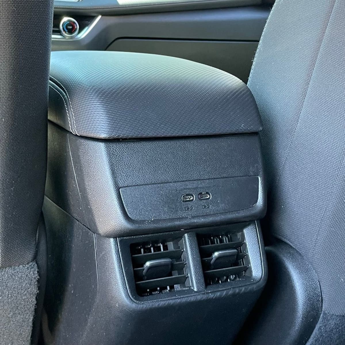 2025 Chevrolet Equinox - Image 24