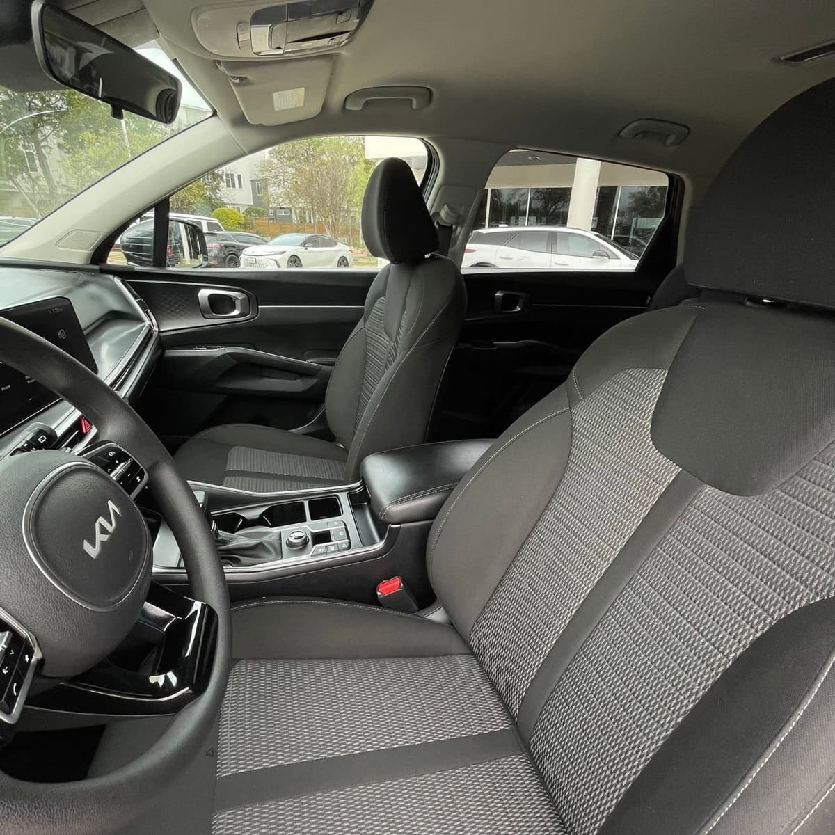 2025 Kia Sorento - Image 21