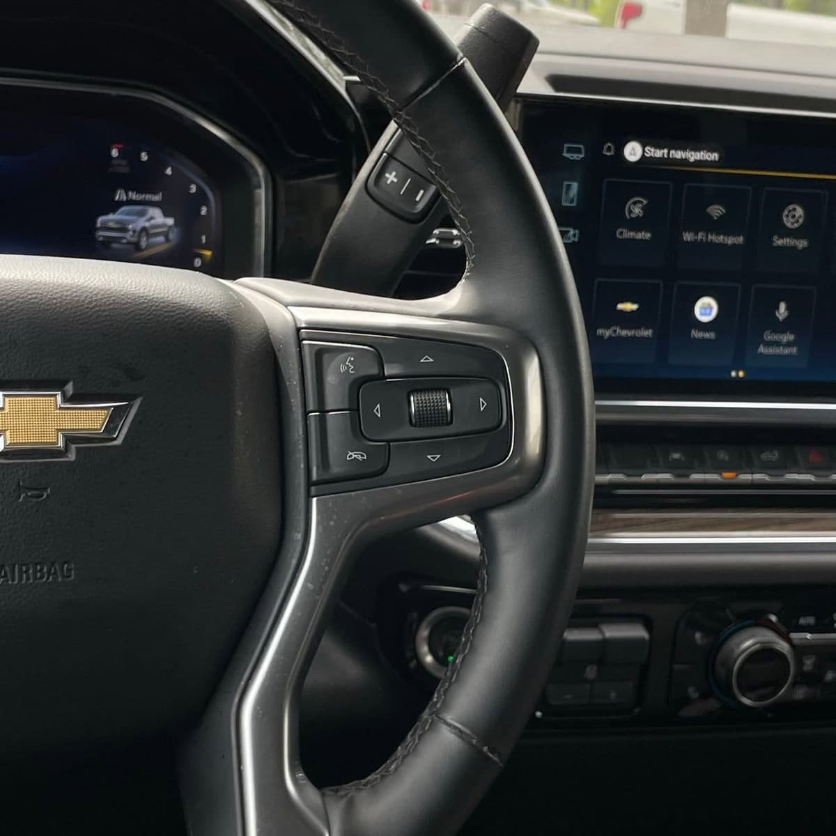 2025 Chevrolet Silverado 1500 - Image 15