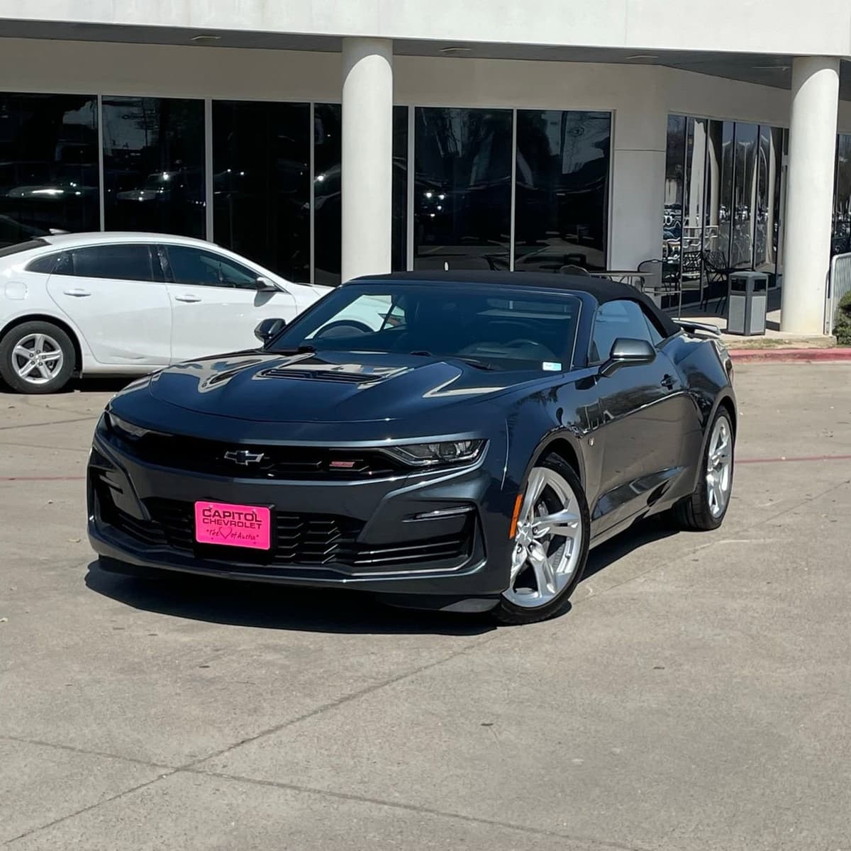 2023 Chevrolet Camaro - Image 9