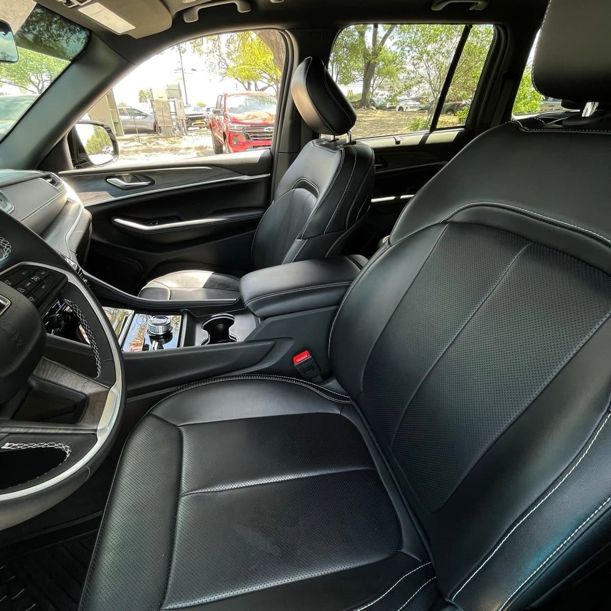 2024 Jeep Grand Cherokee - Image 22