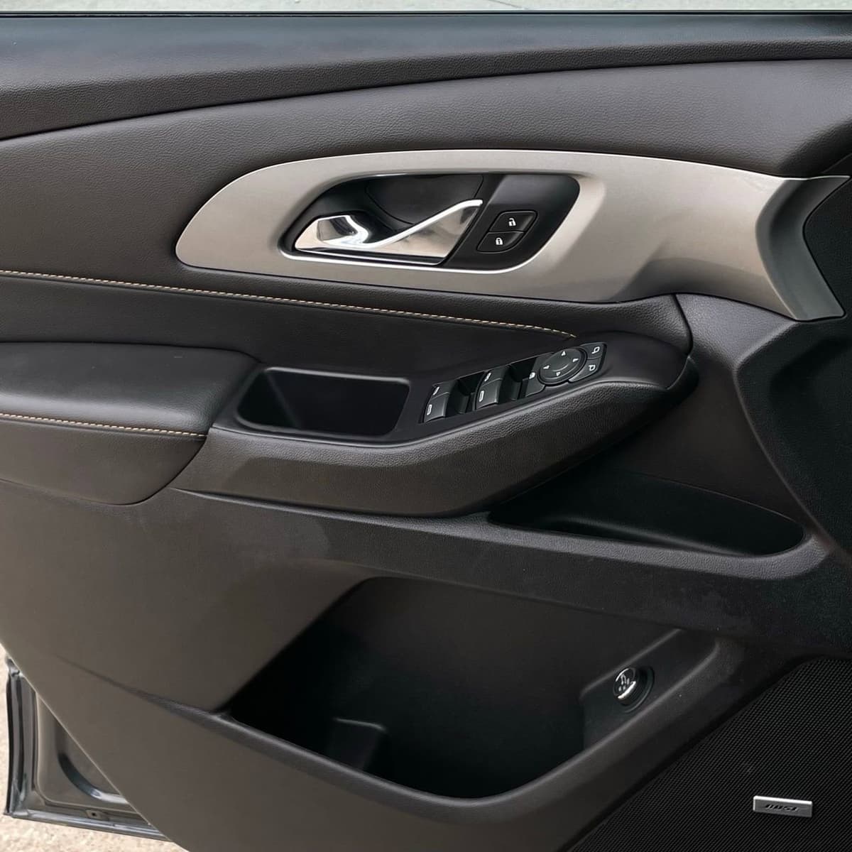 2020 Chevrolet Traverse - Image 21