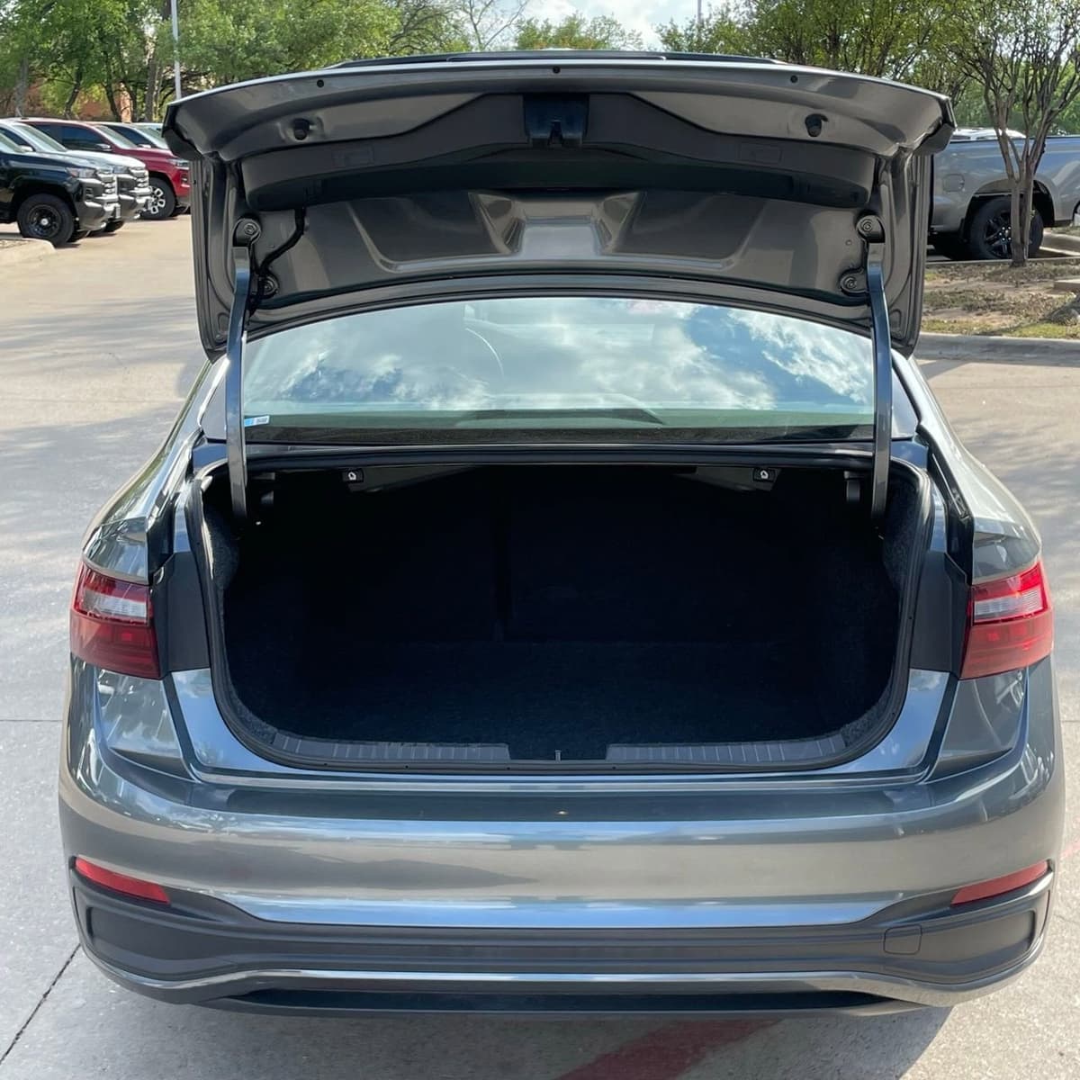 2024 Volkswagen Jetta - Image 26