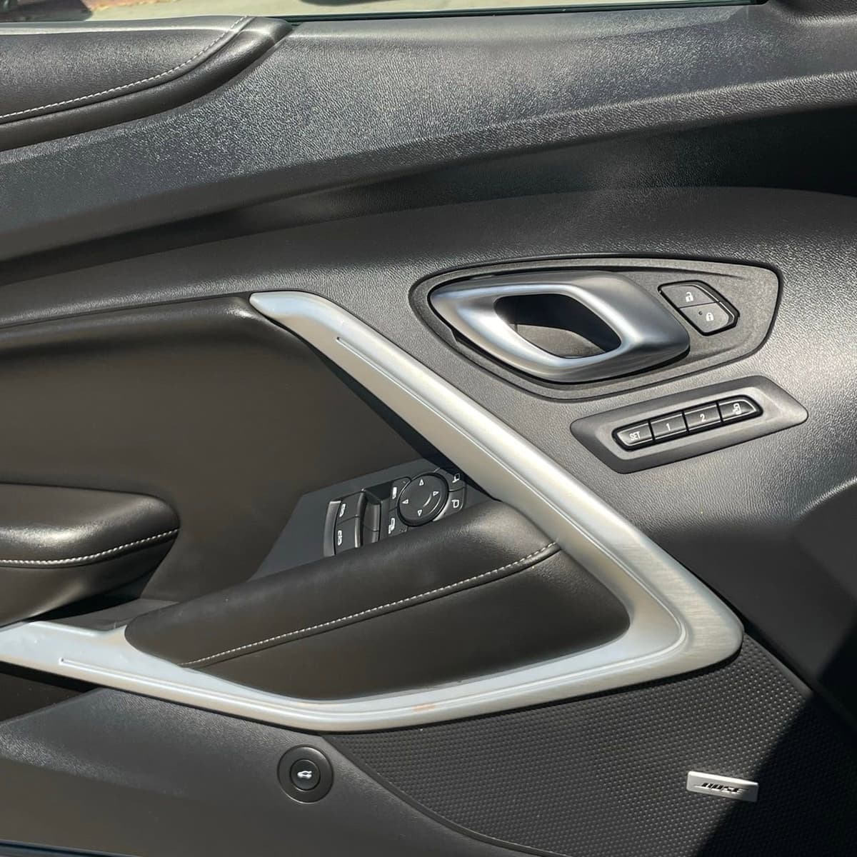 2023 Chevrolet Camaro - Image 20