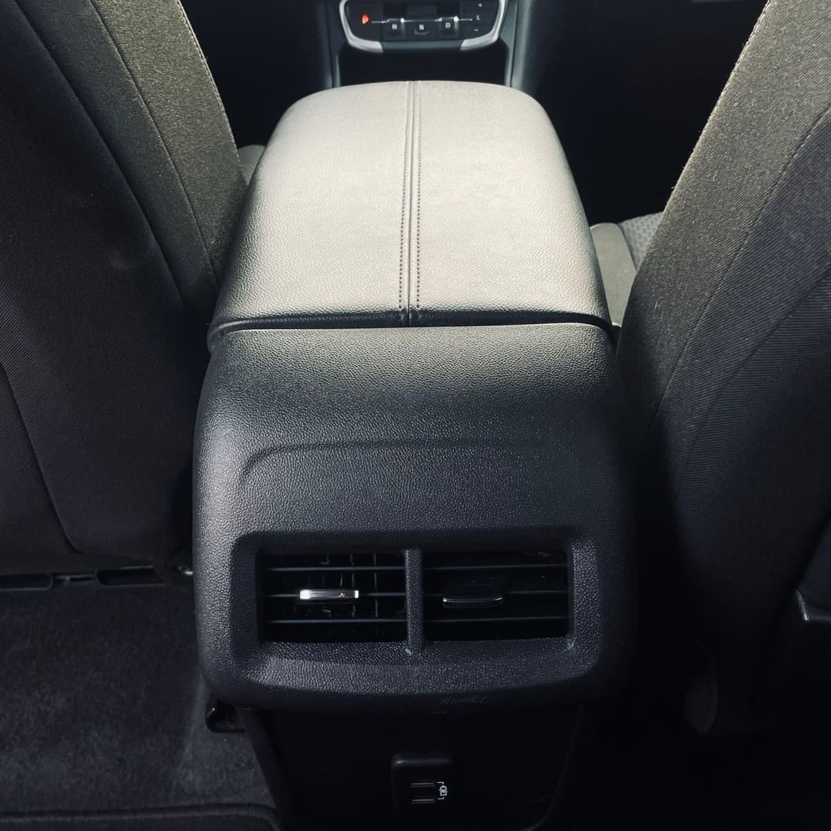 2024 GMC Terrain - Image 24