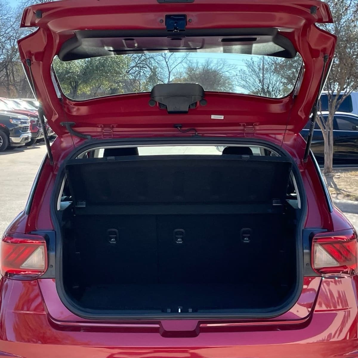 2025 Hyundai Venue - Image 25