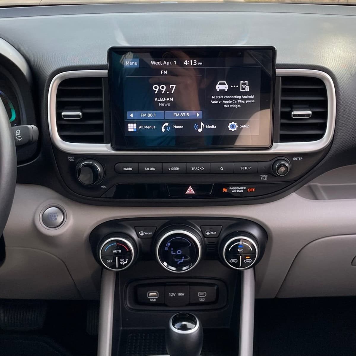 2025 Hyundai Venue - Image 17