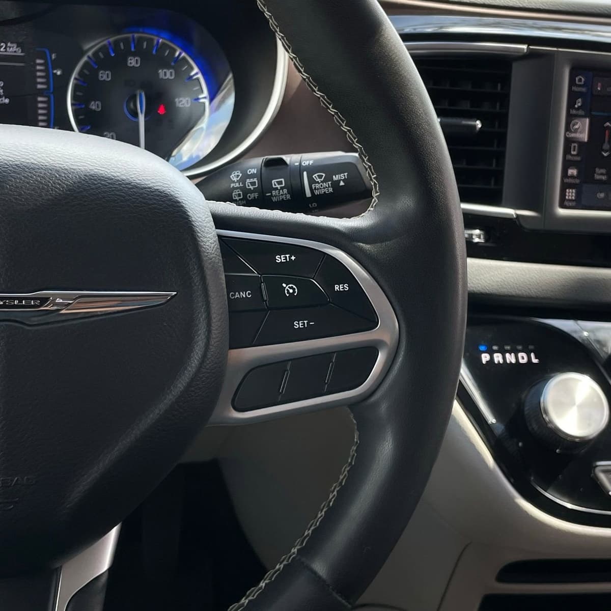 2023 Chrysler Voyager - Image 13