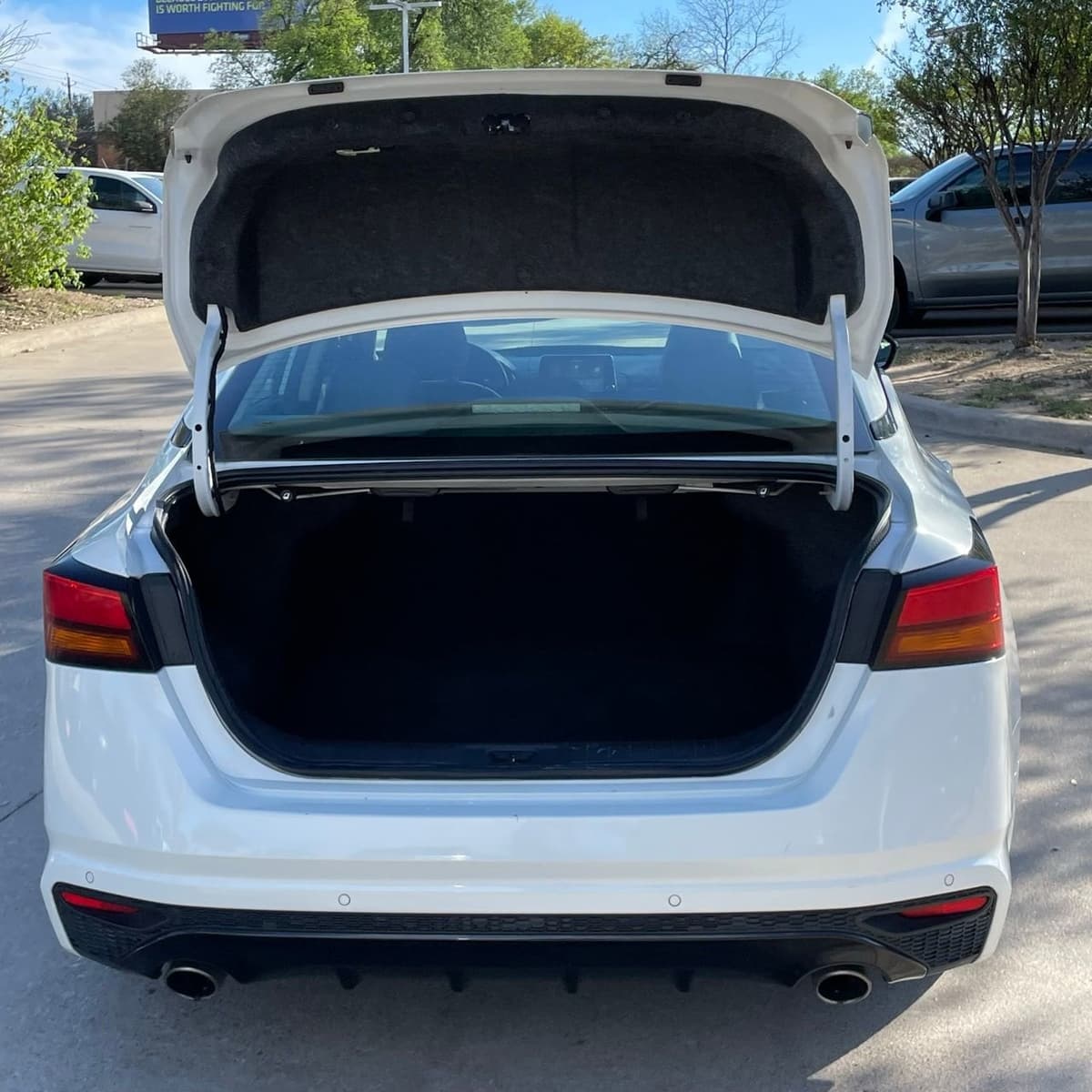 2024 Nissan Altima - Image 26