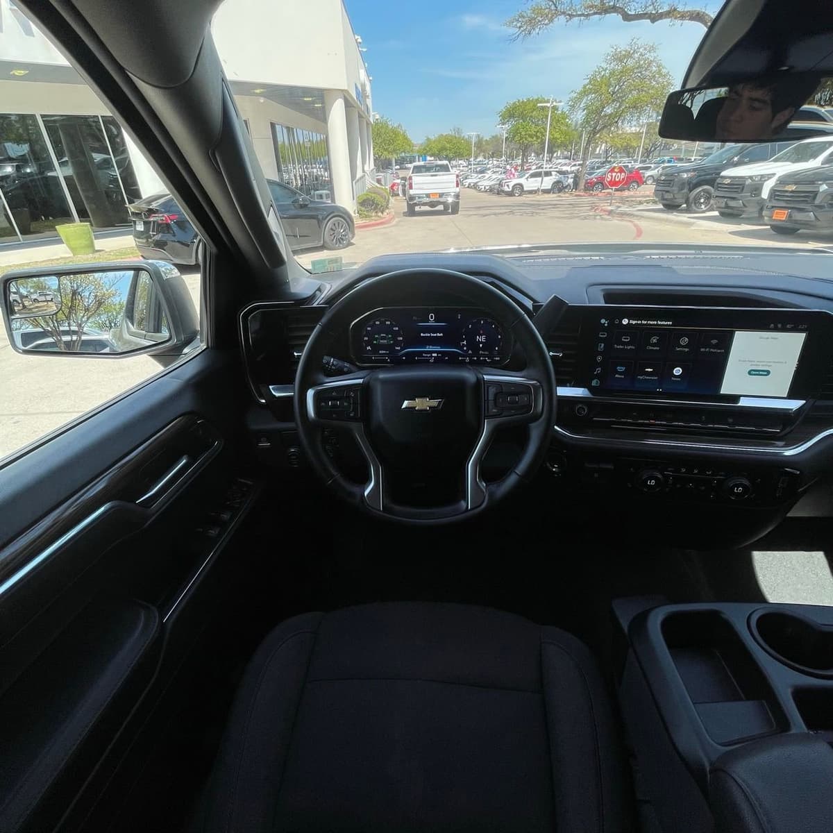 2025 Chevrolet Silverado 1500 - Image 12