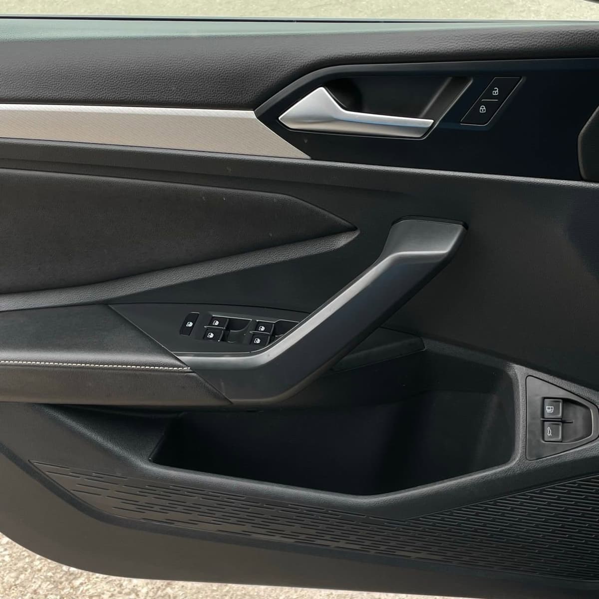 2024 Volkswagen Jetta - Image 19