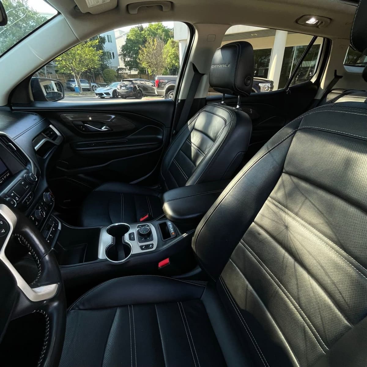 2022 GMC Terrain - Image 22