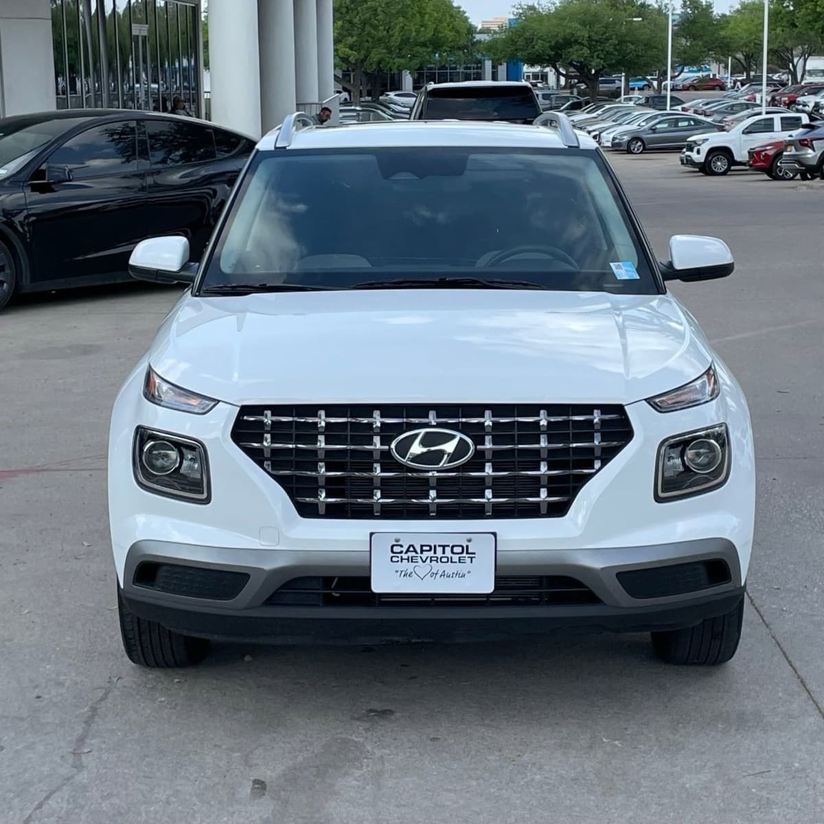 2025 Hyundai Venue - Image 6