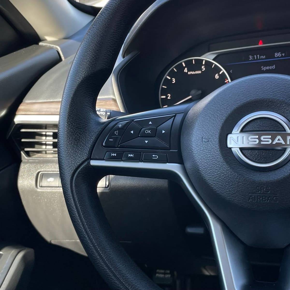 2024 Nissan Altima - Image 14