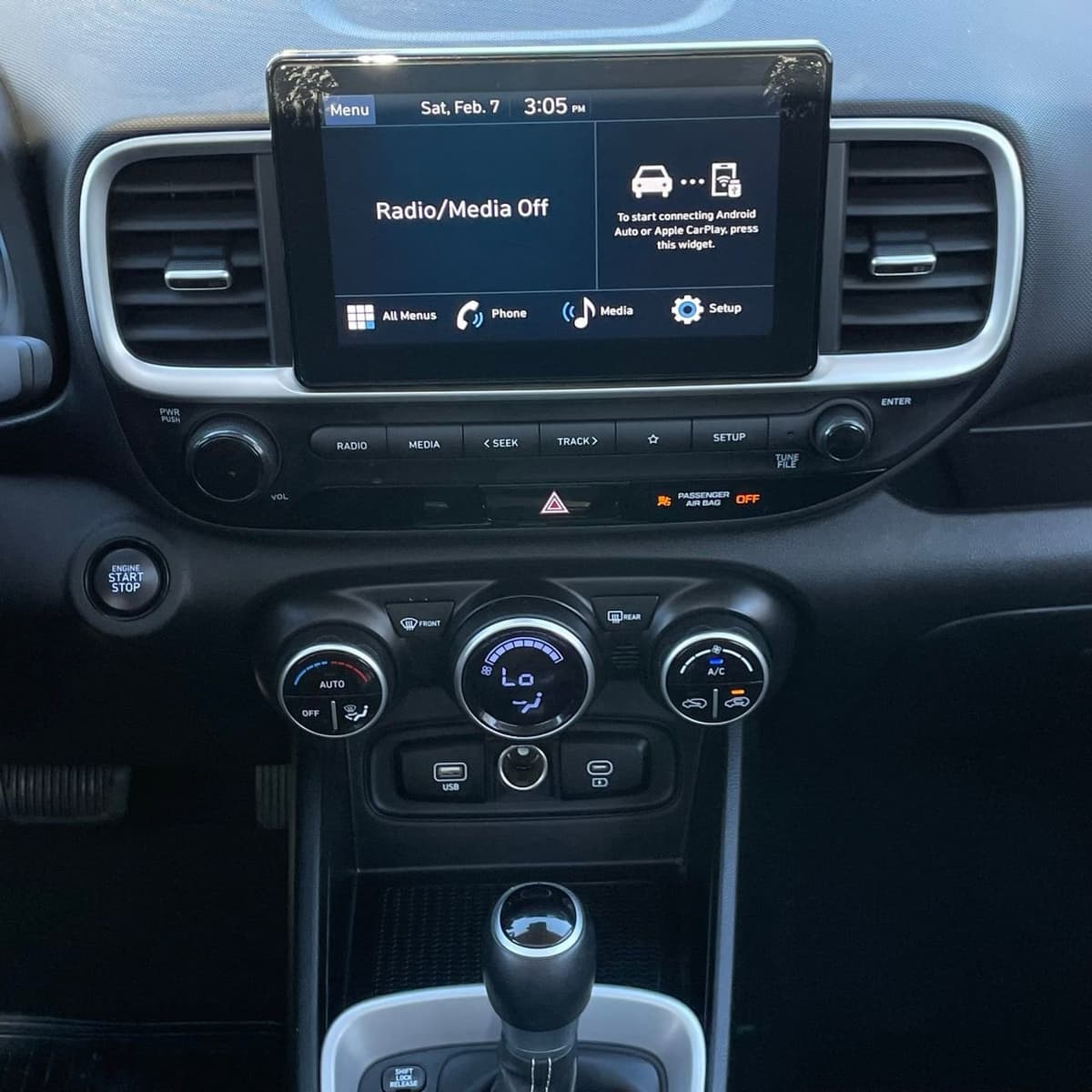 2025 Hyundai Venue - Image 17