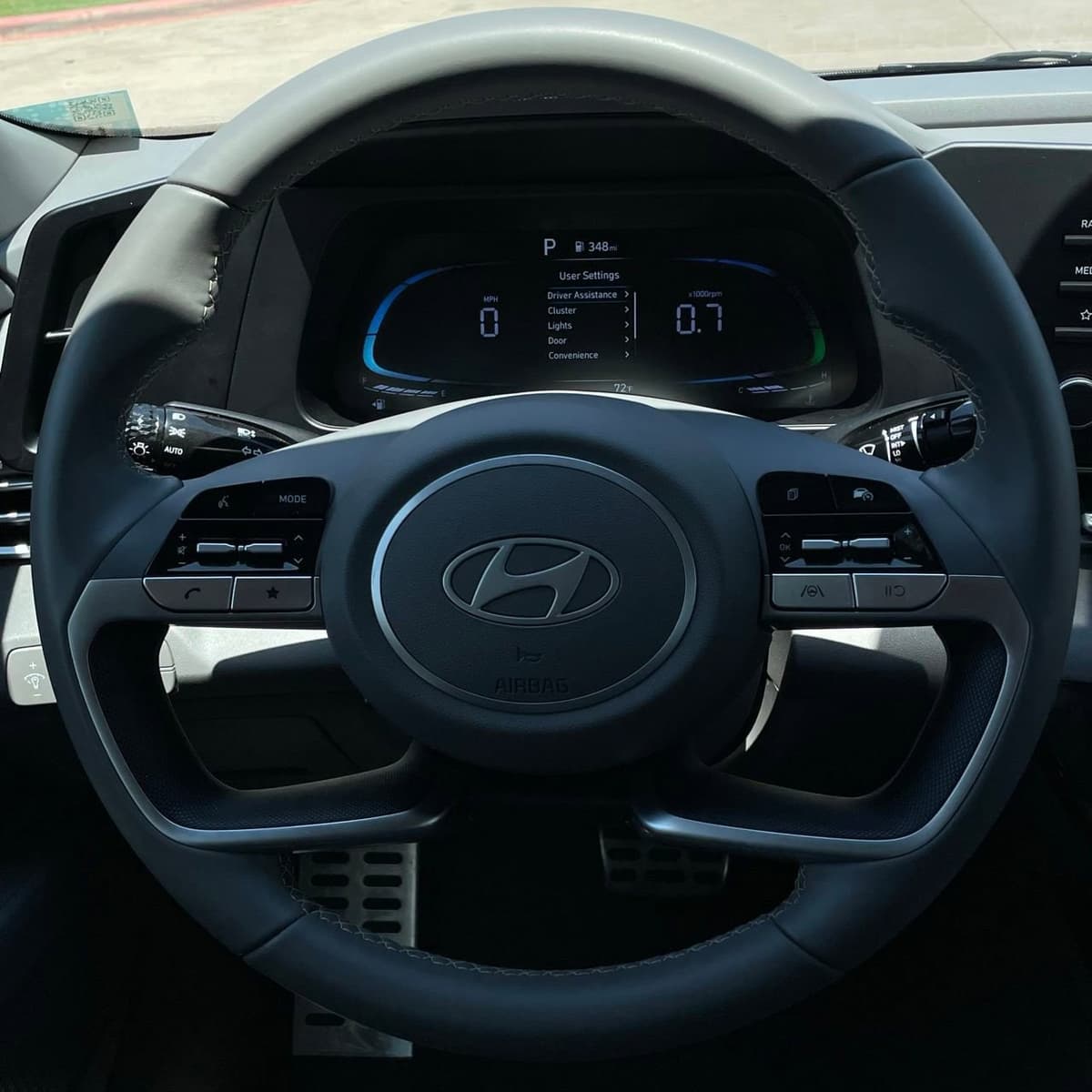 2025 Hyundai Elantra - Image 12