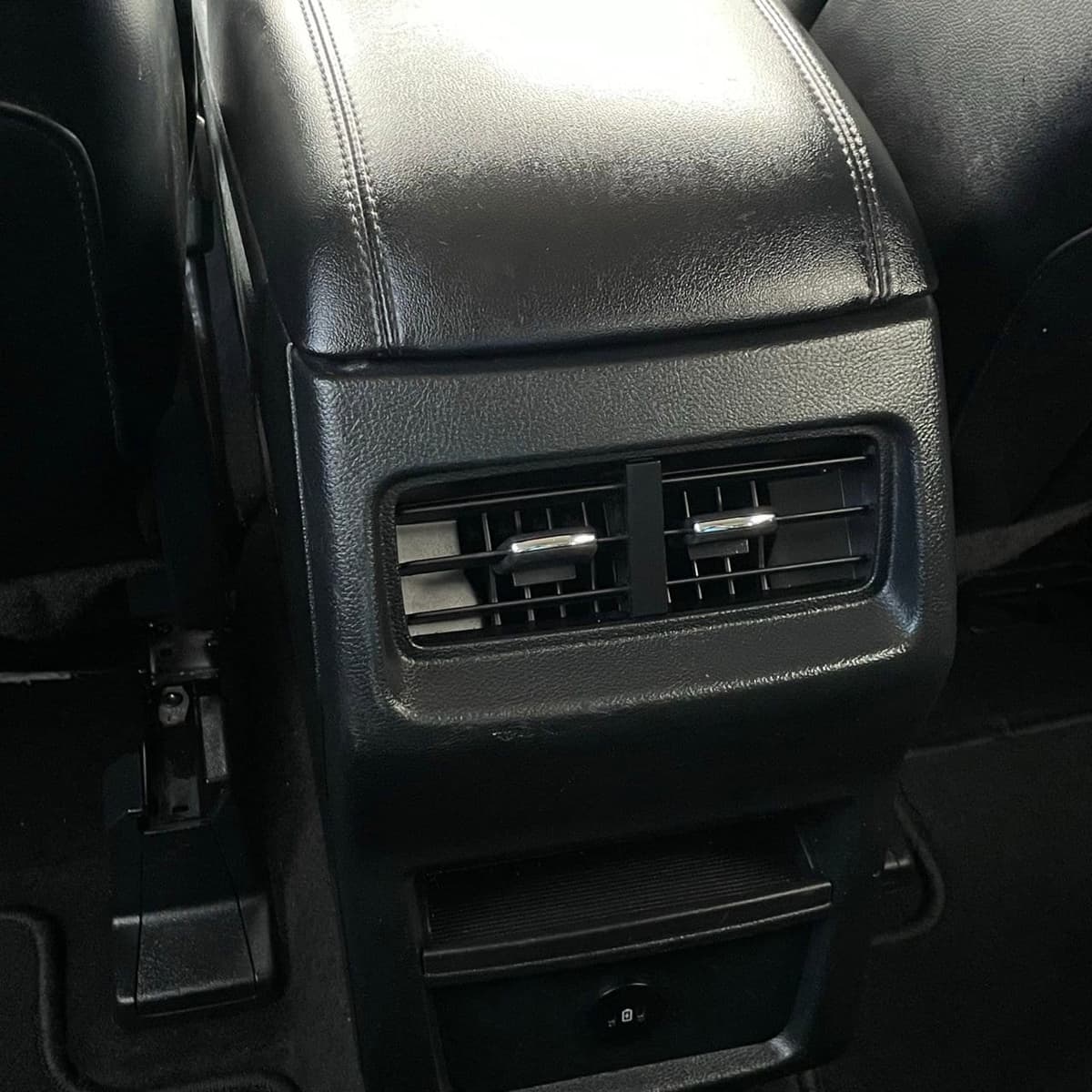 2024 Ford Edge - Image 24