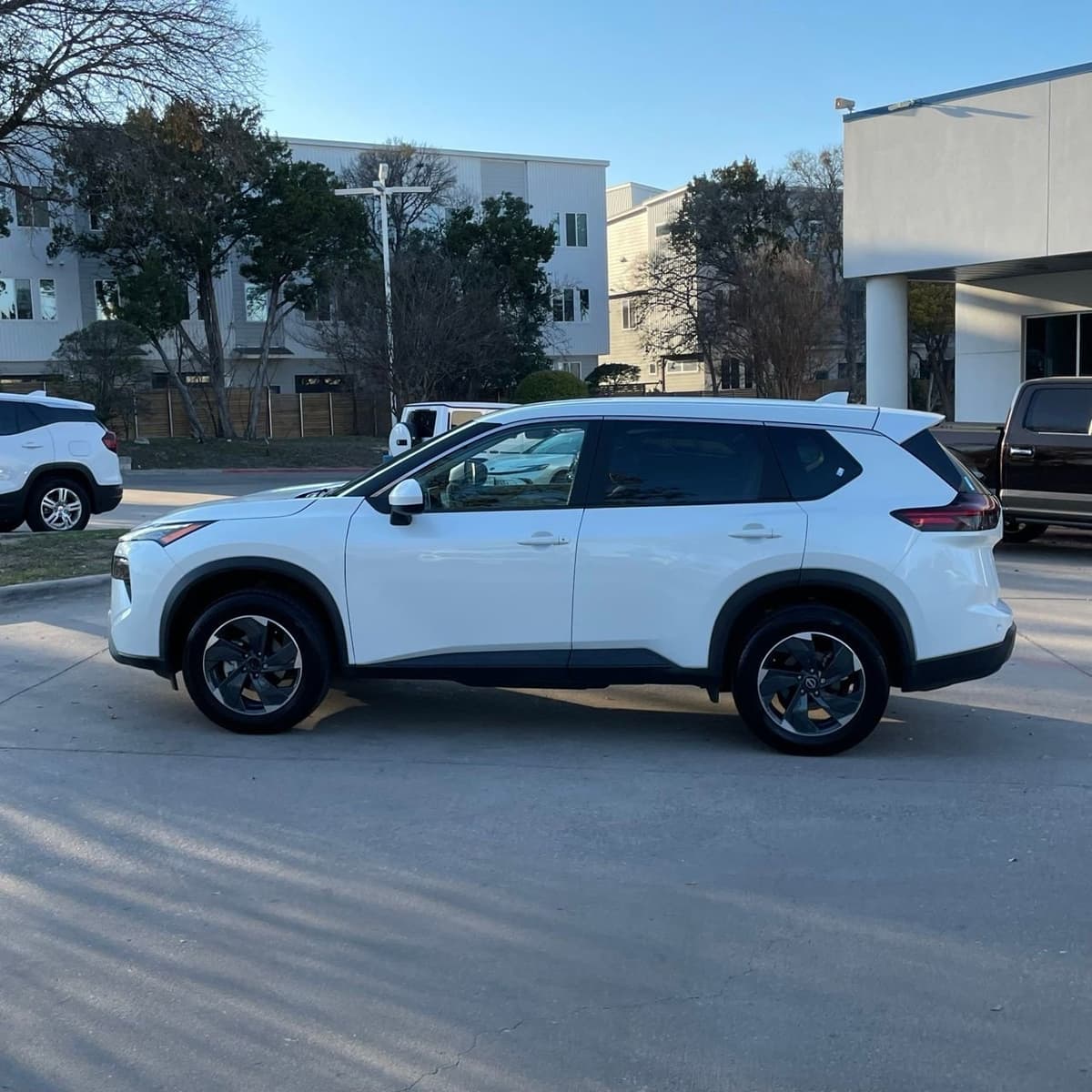 2025 Nissan Rogue - Image 3