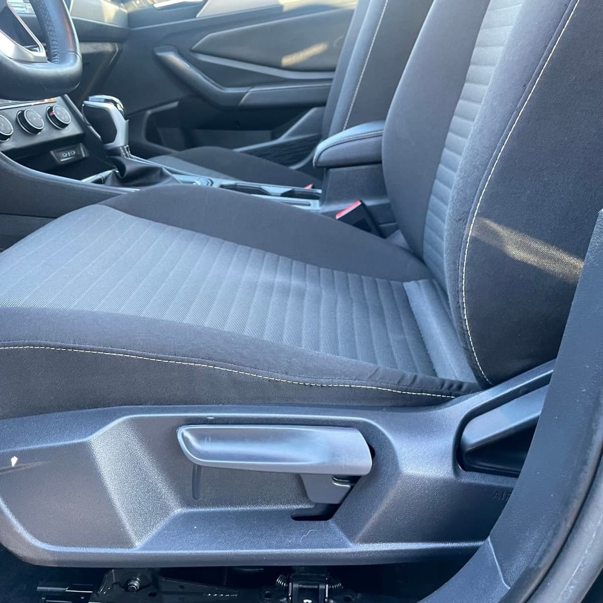 2024 Volkswagen Jetta - Image 21