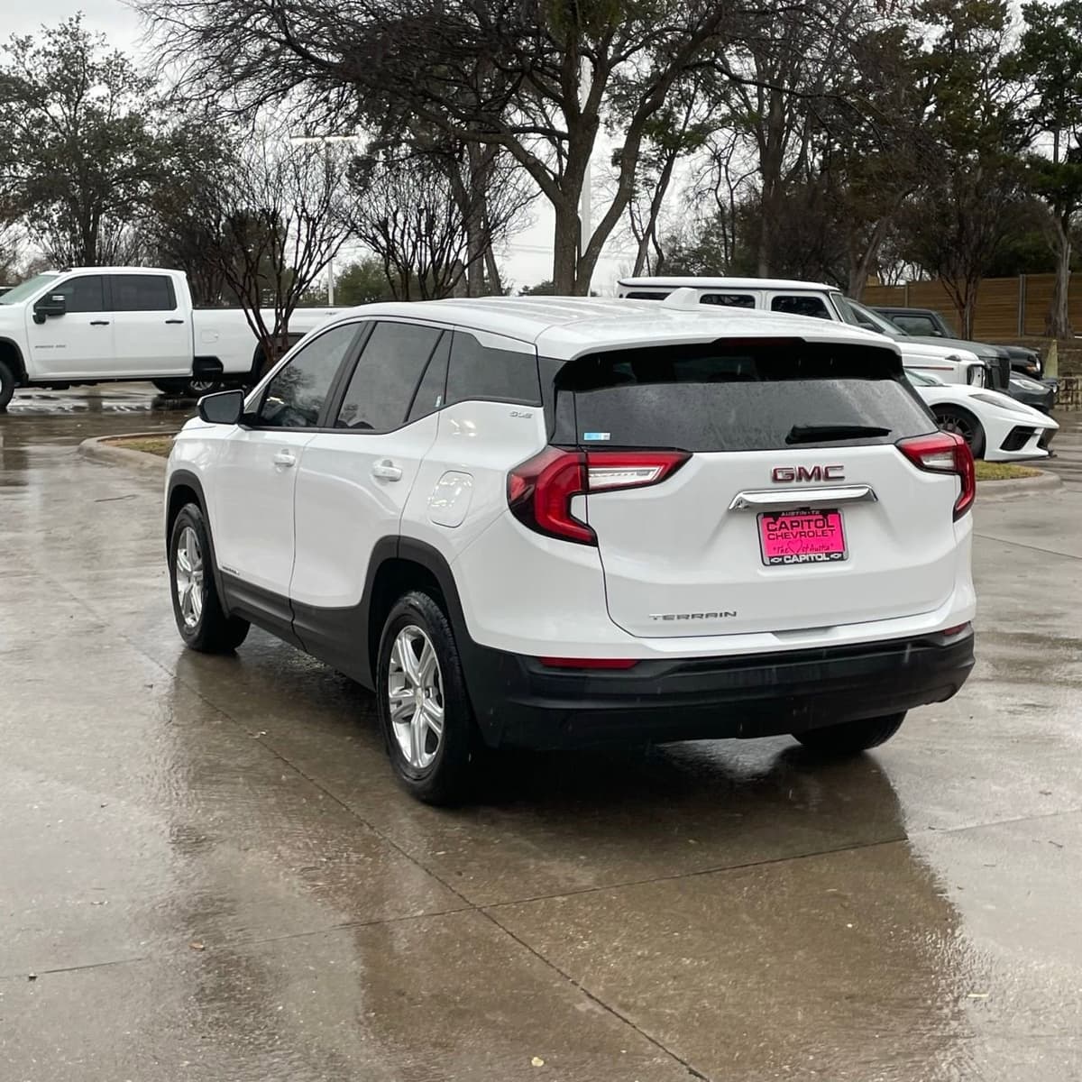 2024 GMC Terrain - Image 4