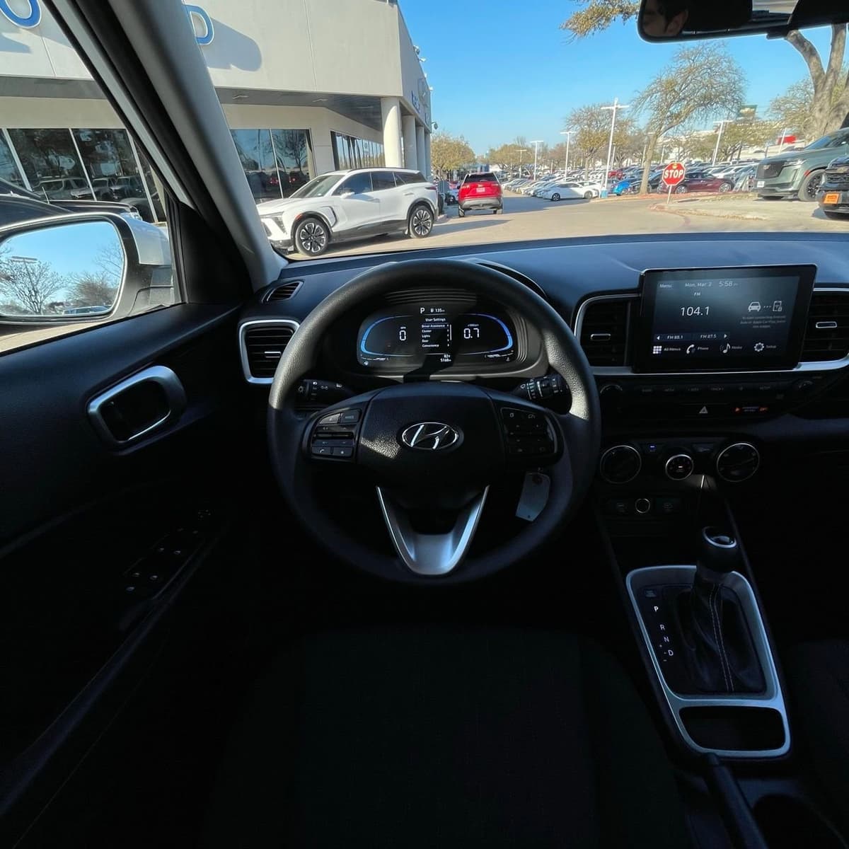 2025 Hyundai Venue - Image 11