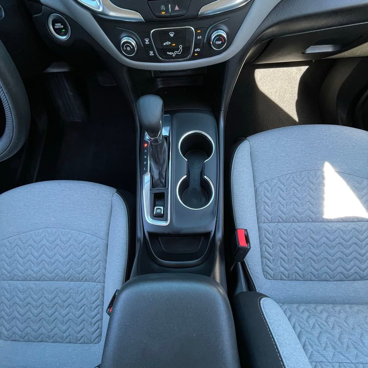 2022 Chevrolet Equinox - Image 19