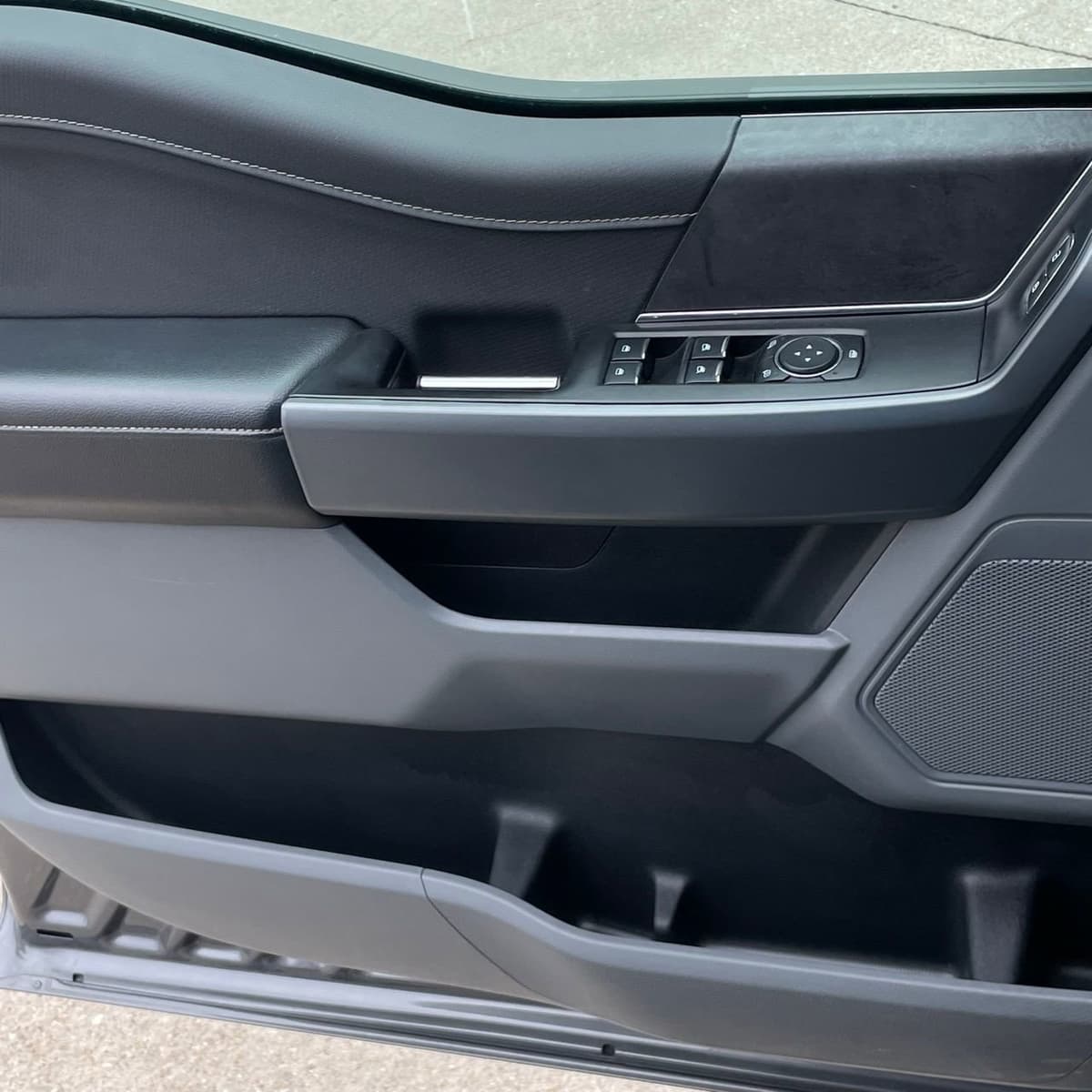 2024 Ford F-150 - Image 19