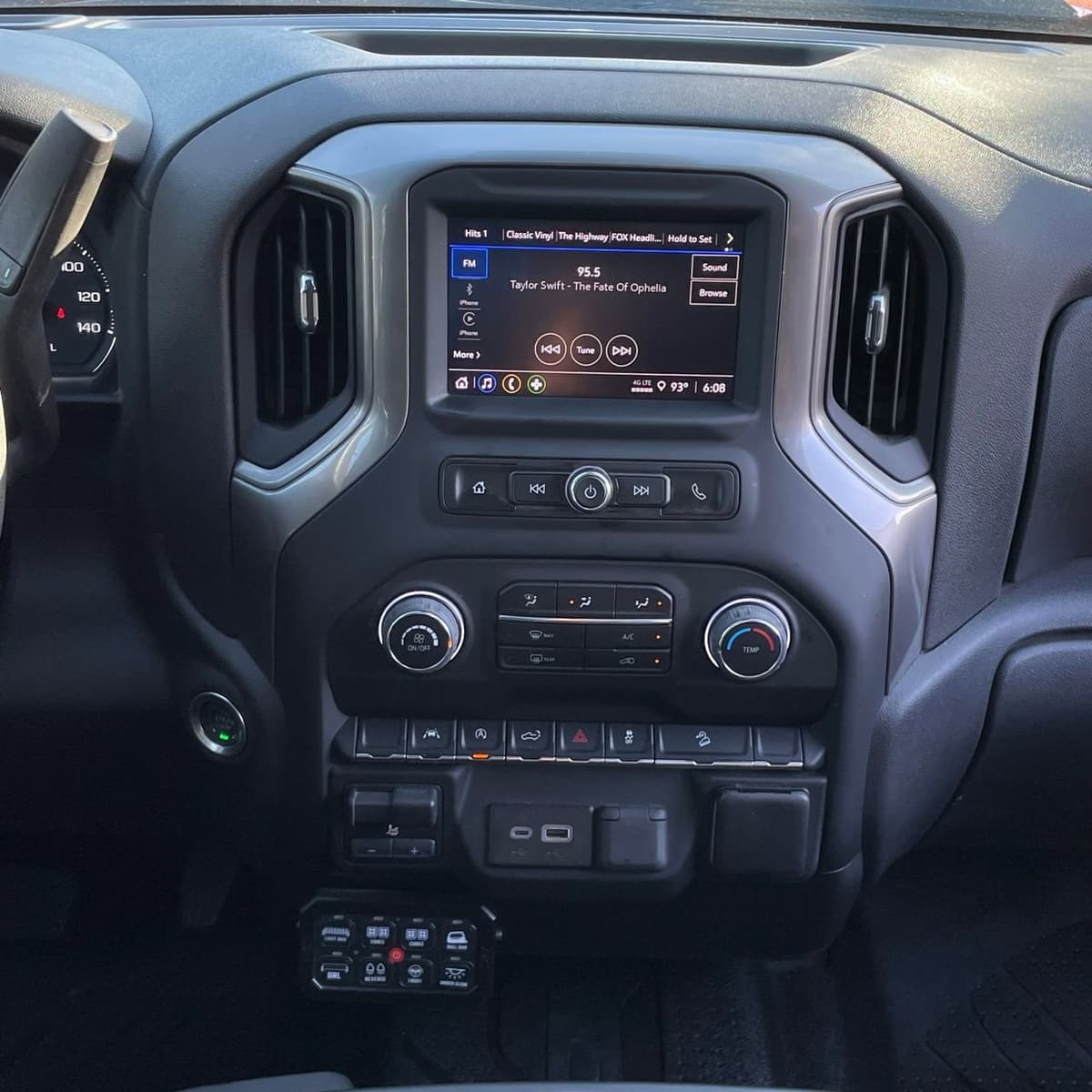 2024 Chevrolet Silverado 1500 - Image 18