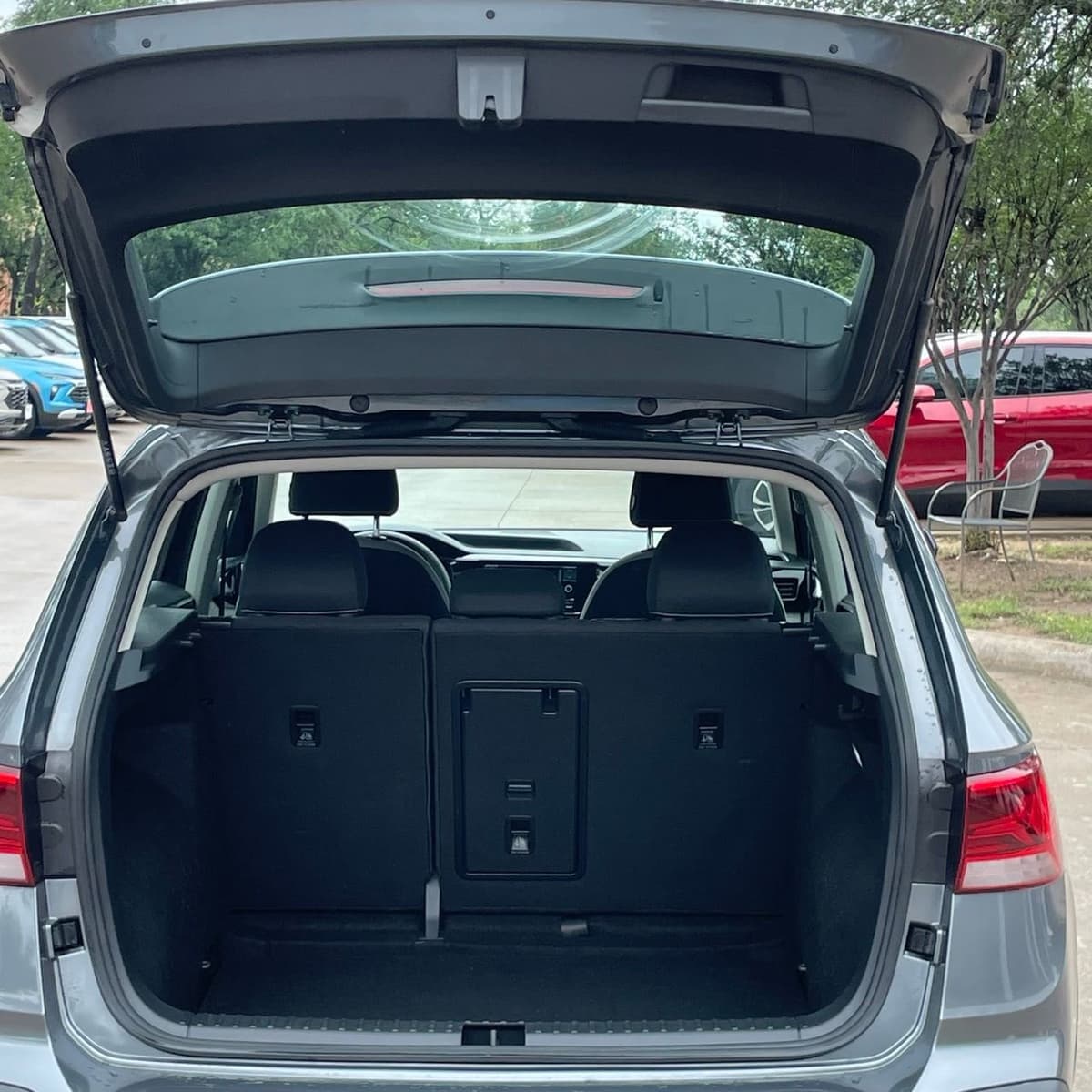 2024 Volkswagen Taos - Image 24