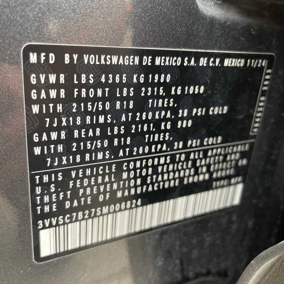 2025 Volkswagen Taos - Image 29