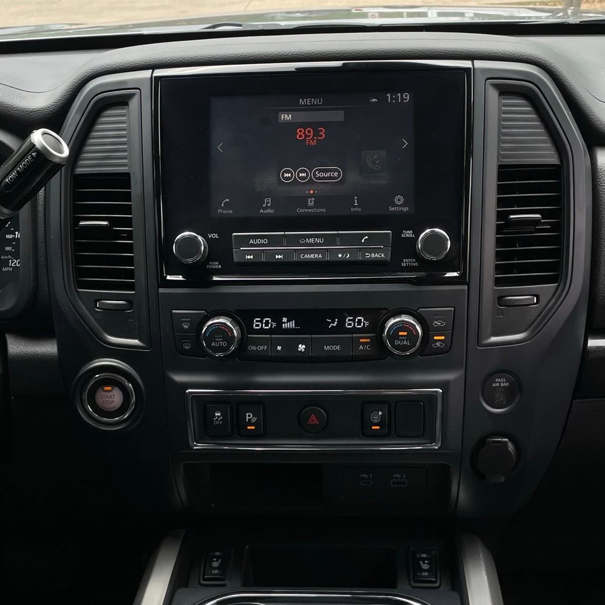2024 Nissan Titan - Image 18