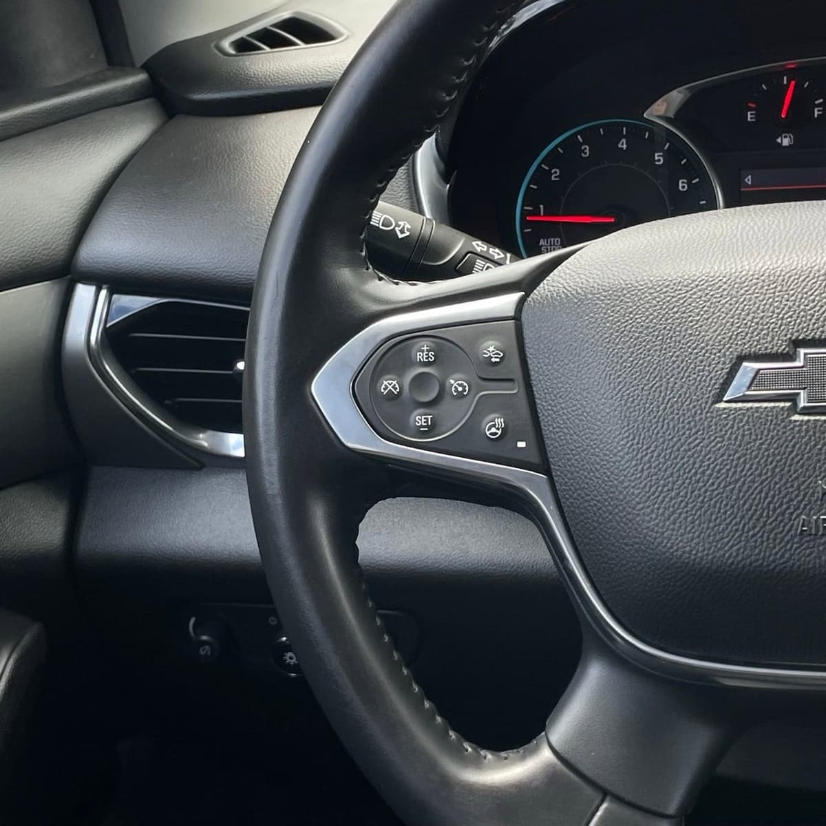 2020 Chevrolet Traverse - Image 14