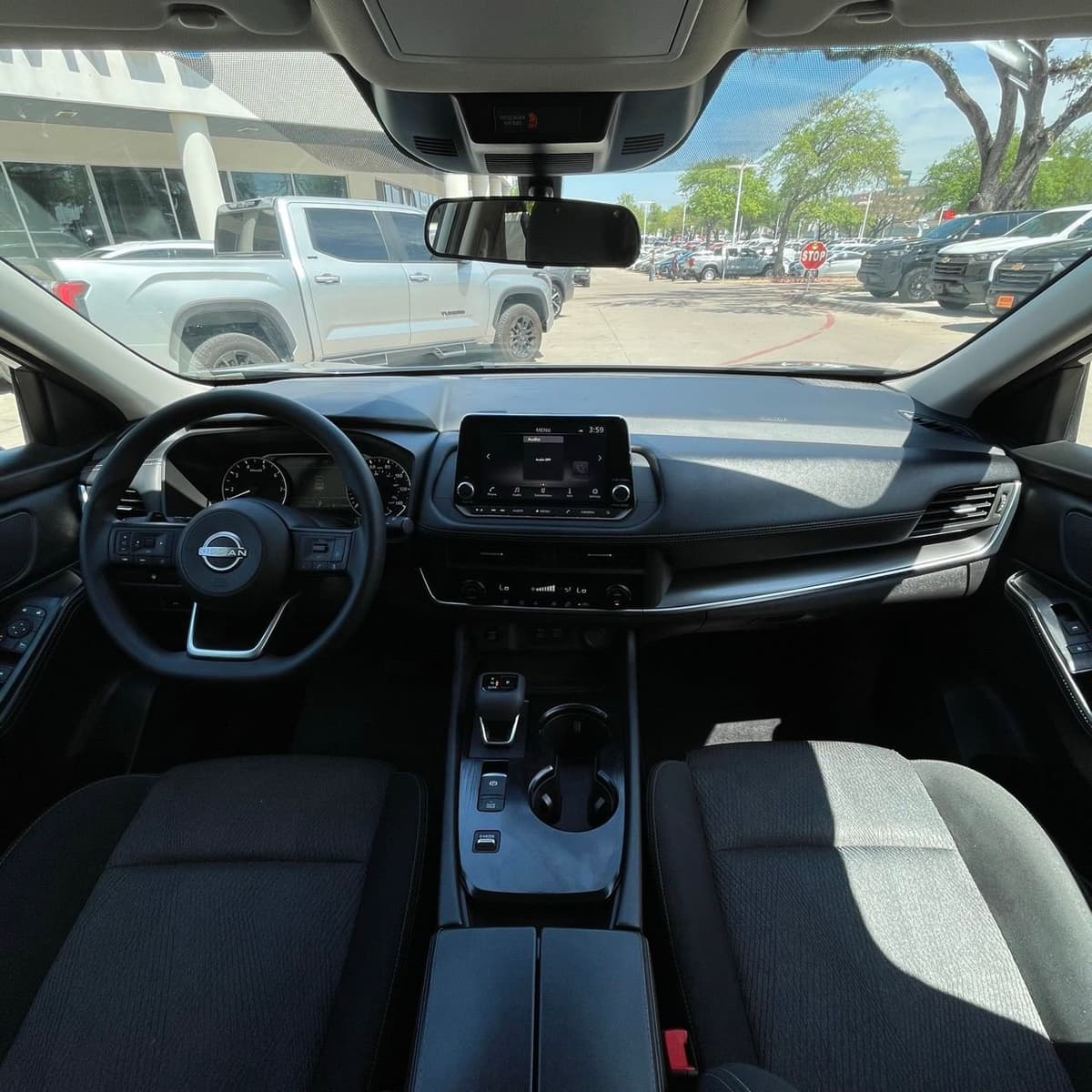 2024 Nissan Rogue - Image 11