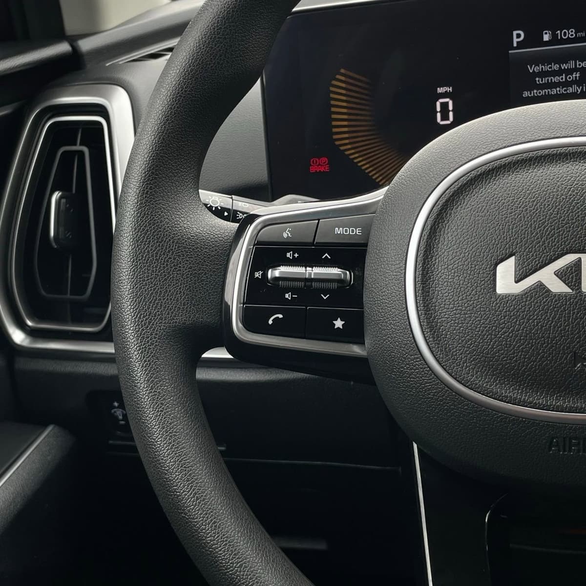 2025 Kia Sorento - Image 13