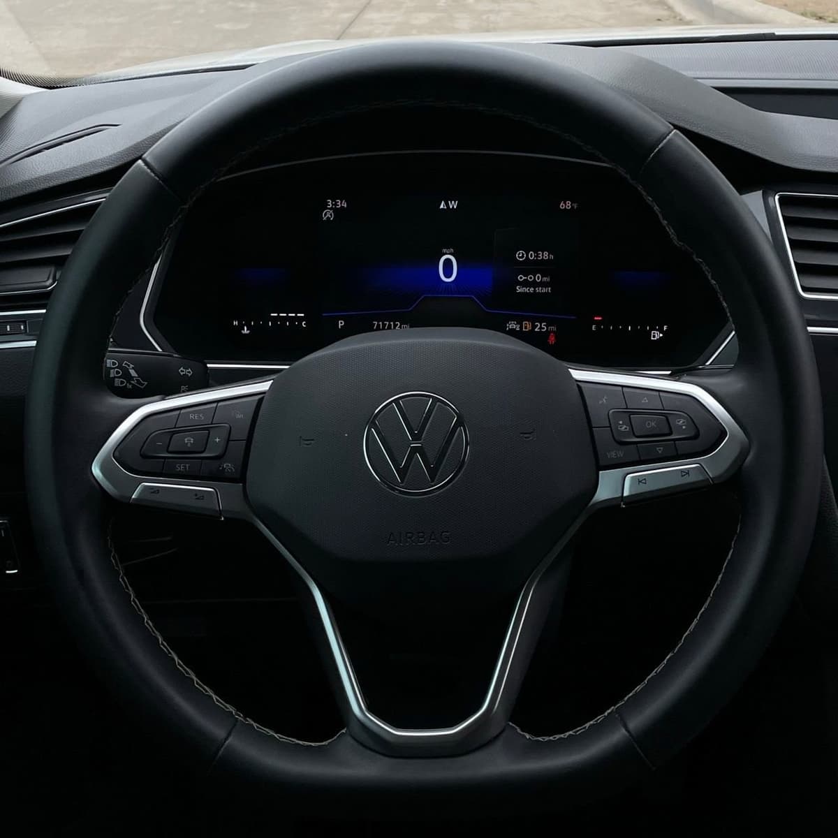 2023 Volkswagen Tiguan - Image 13