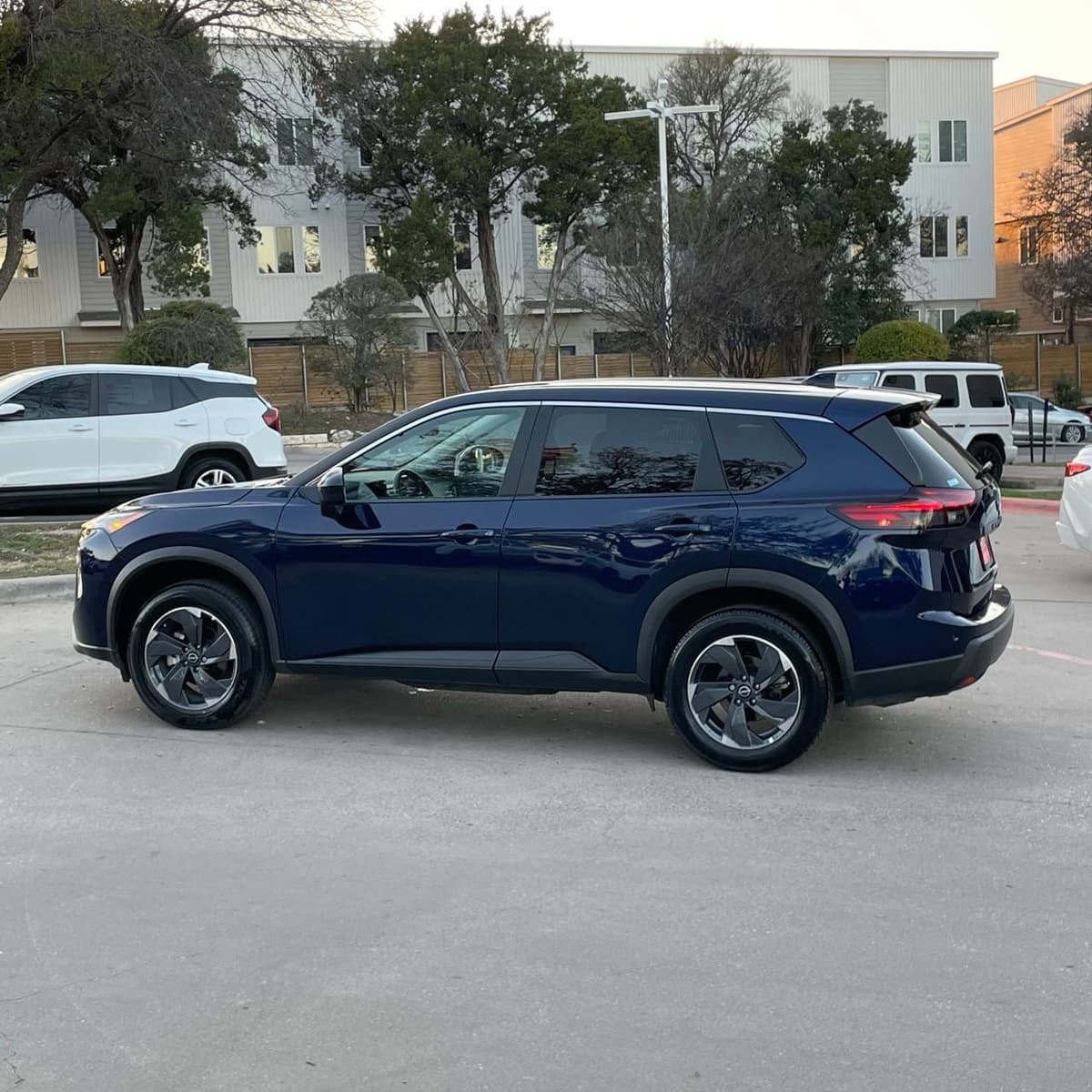 2025 Nissan Rogue - Image 3