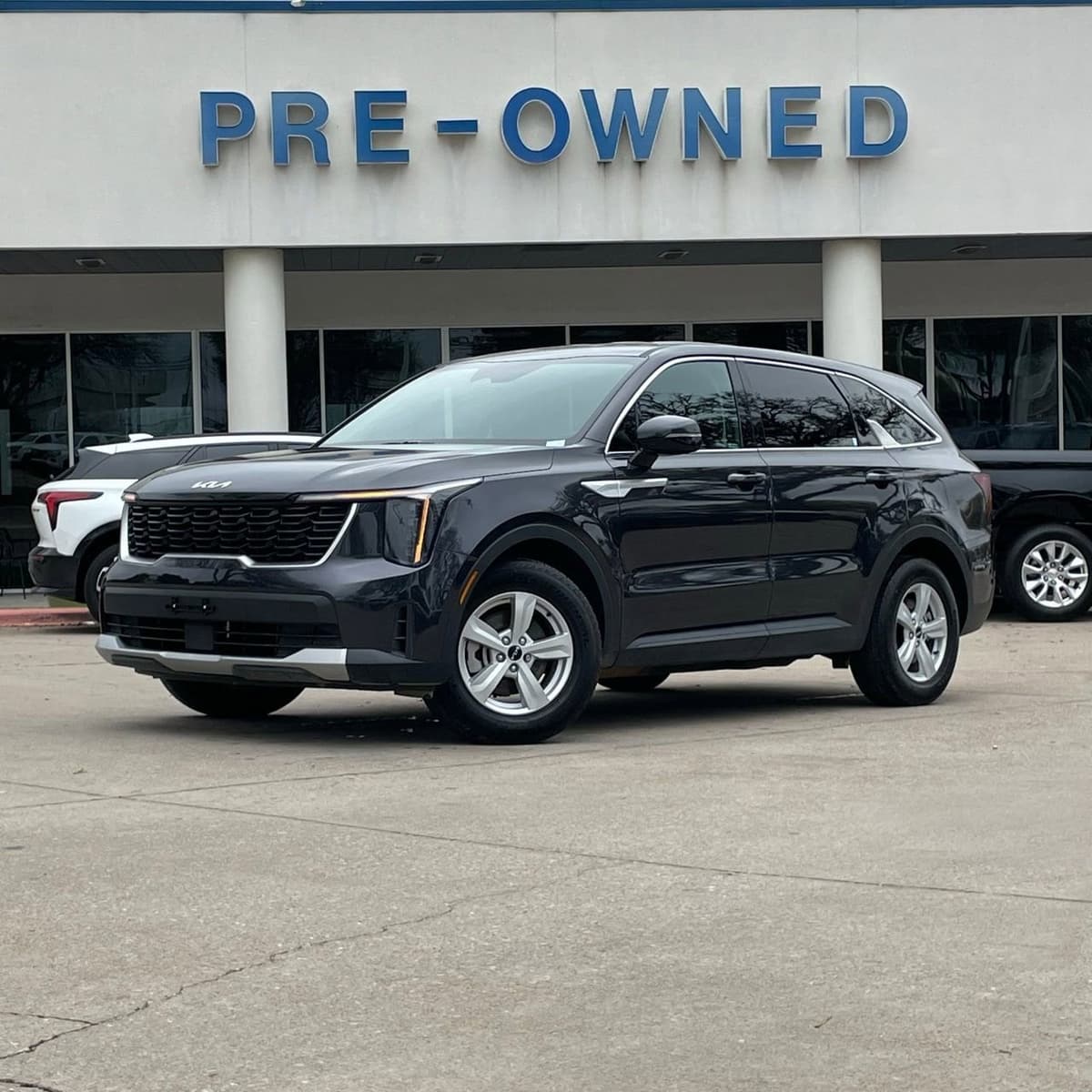 2025 Kia Sorento - Image 2