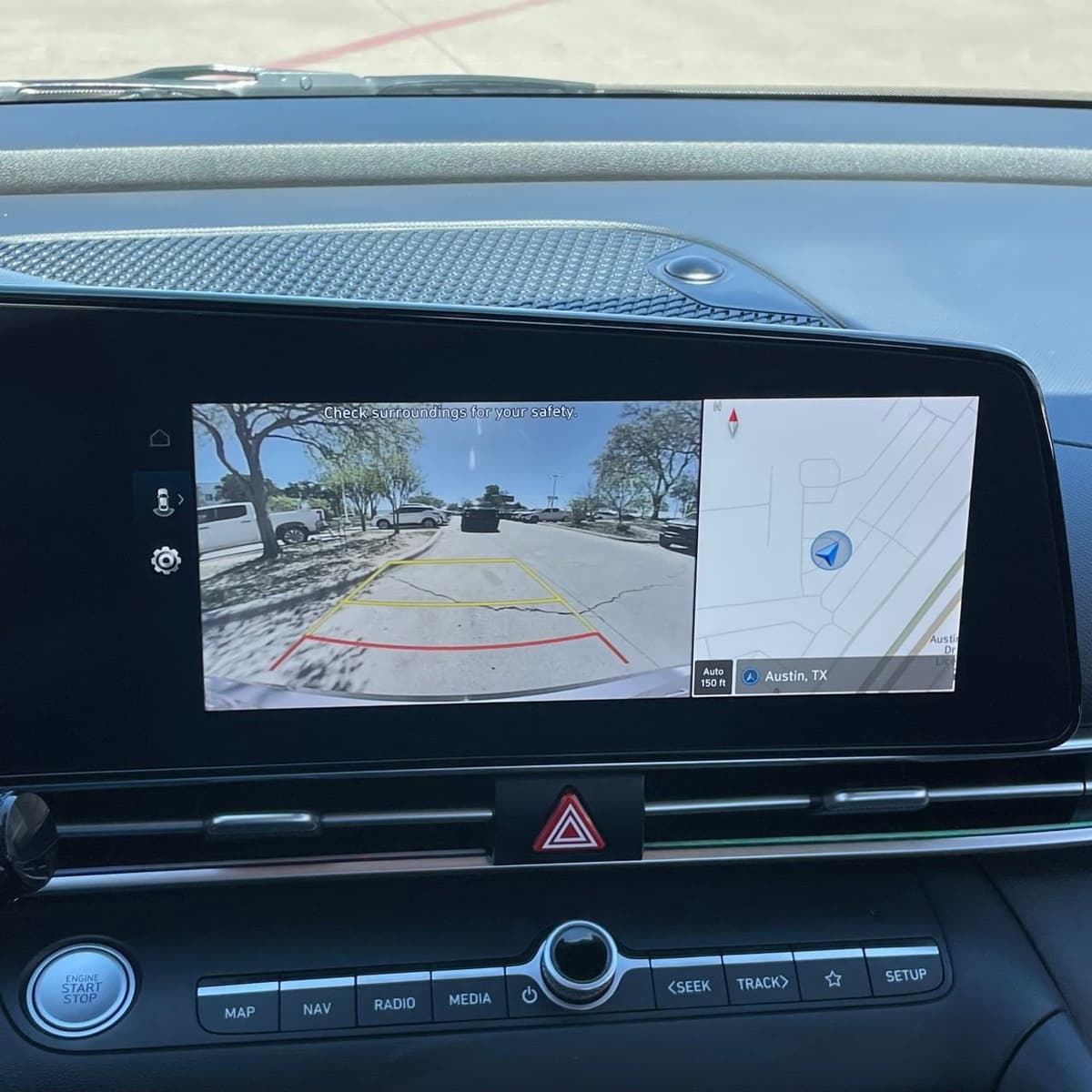 2024 Hyundai Elantra - Image 18