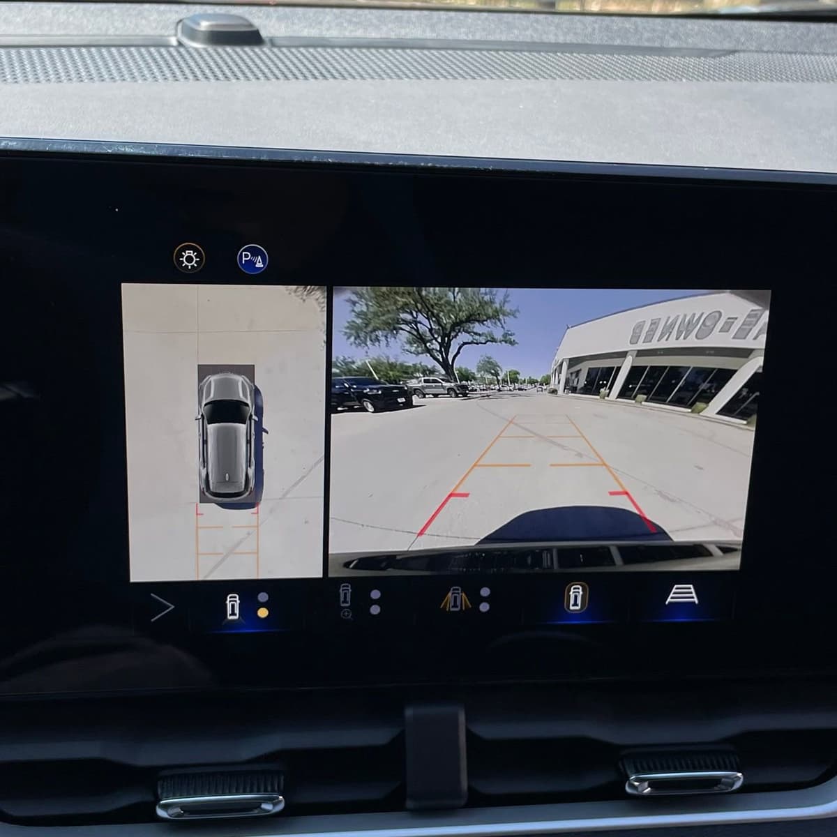 2025 Chevrolet Equinox - Image 18