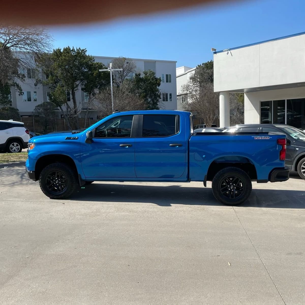 2024 Chevrolet Silverado 1500 - Image 3
