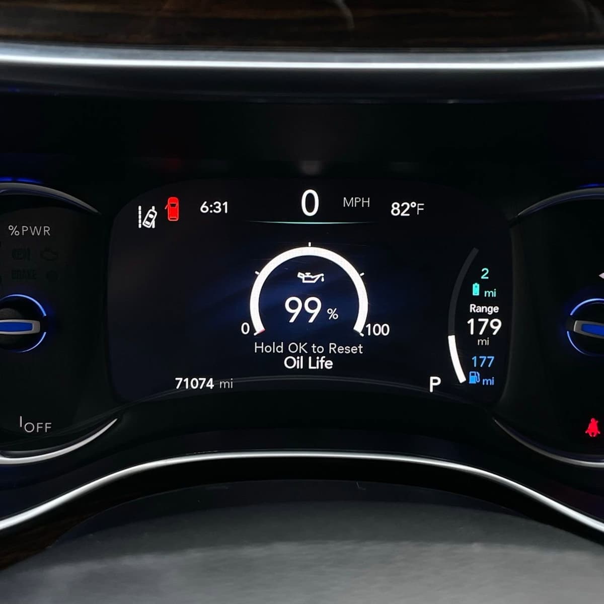 2023 Chrysler Pacifica - Image 14