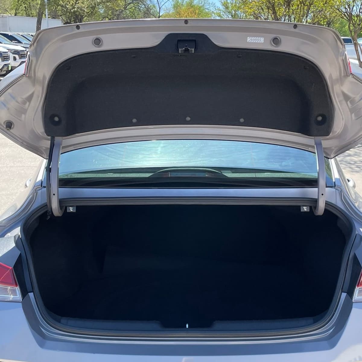 2024 Hyundai Elantra - Image 25