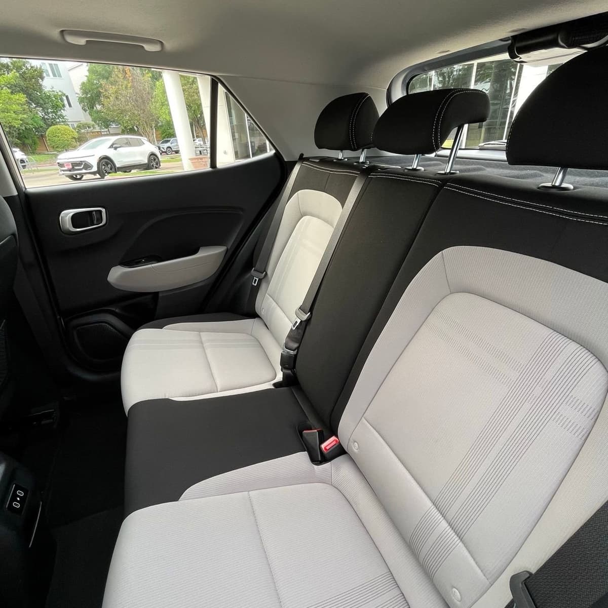 2025 Hyundai Venue - Image 22