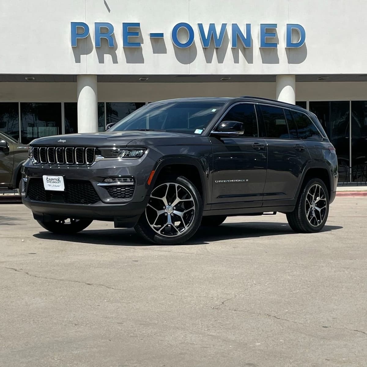 2024 Jeep Grand Cherokee - Image 2