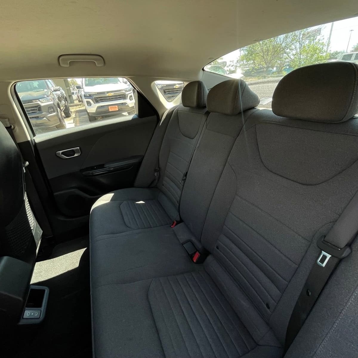 2025 Kia K4 - Image 21