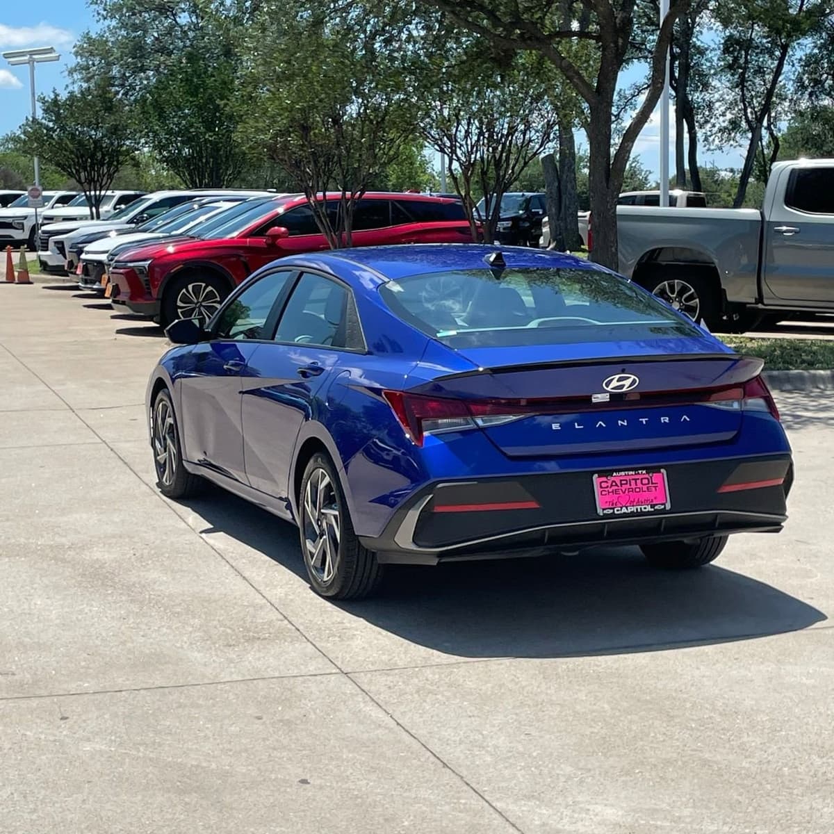 2025 Hyundai Elantra - Image 4