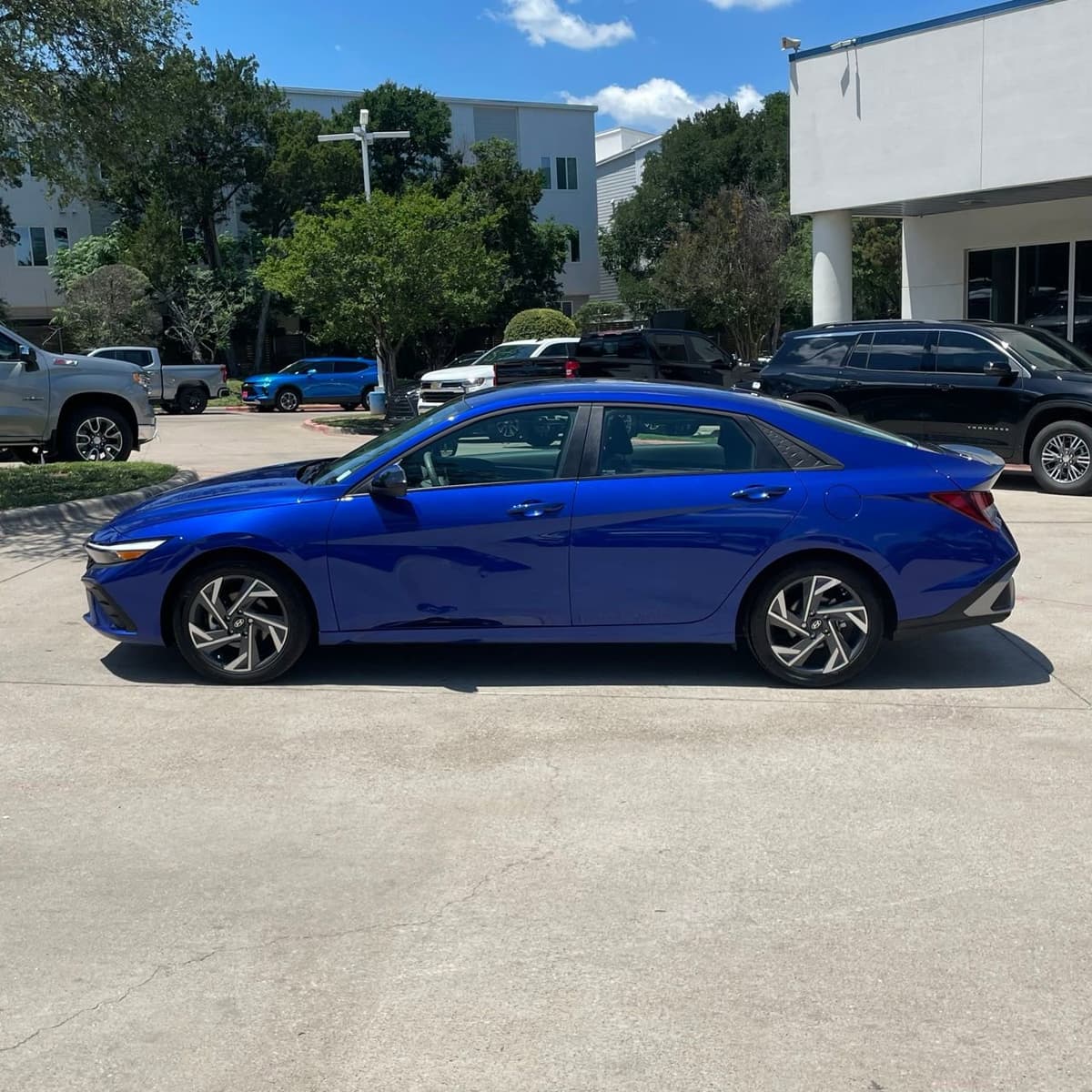 2025 Hyundai Elantra - Image 3