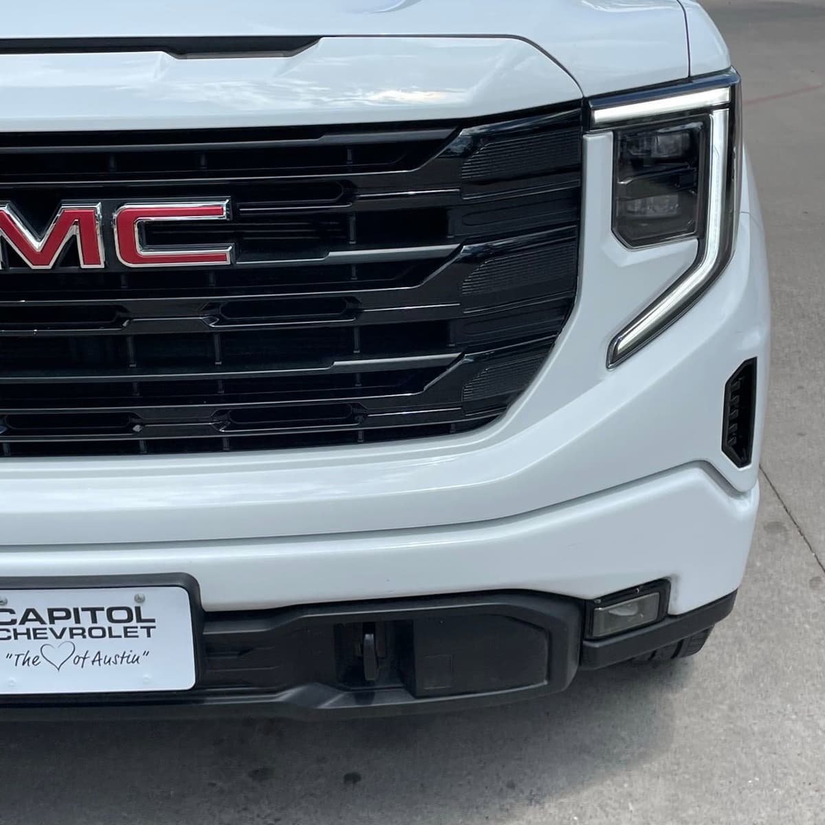 2025 GMC Sierra 1500 - Image 8