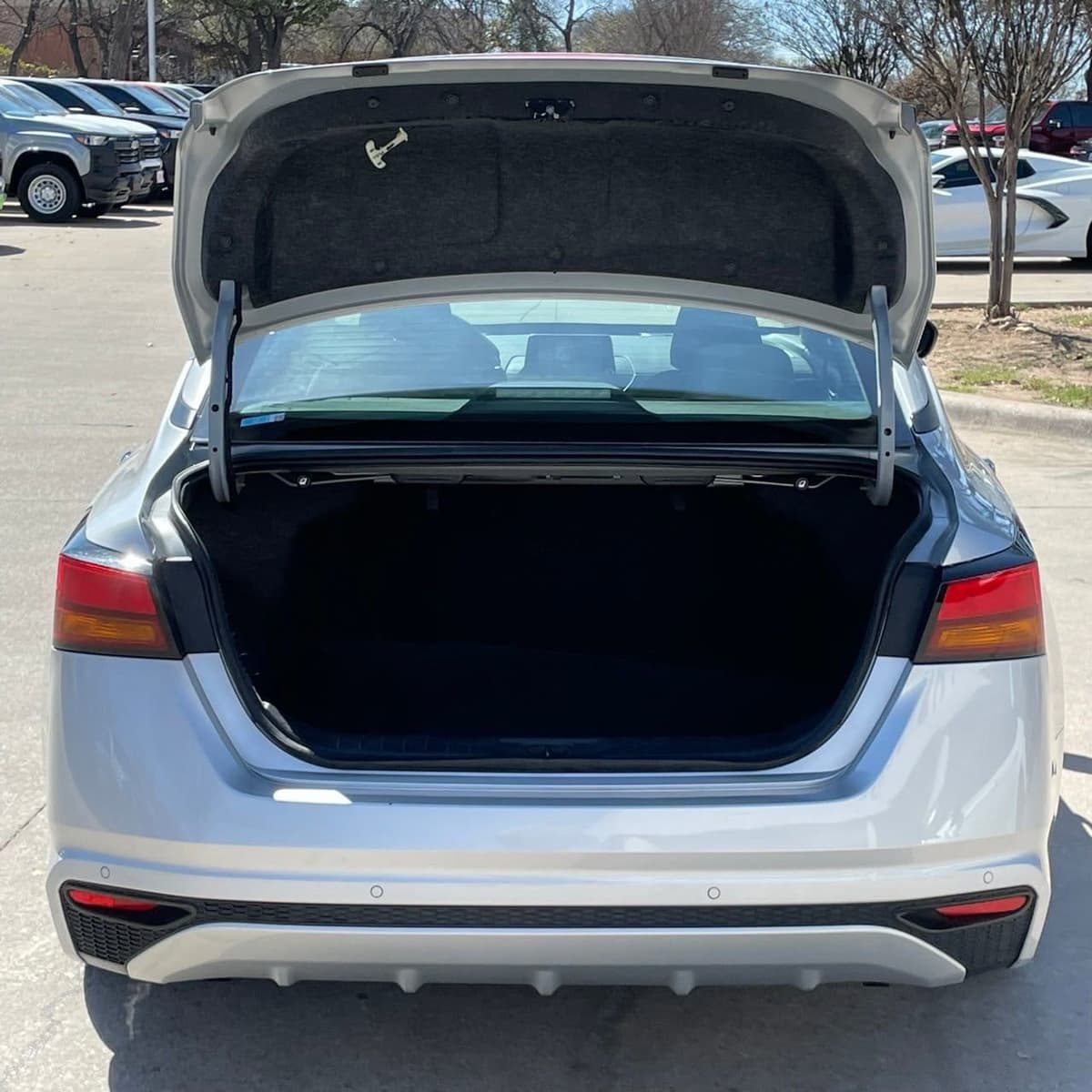 2024 Nissan Altima - Image 25