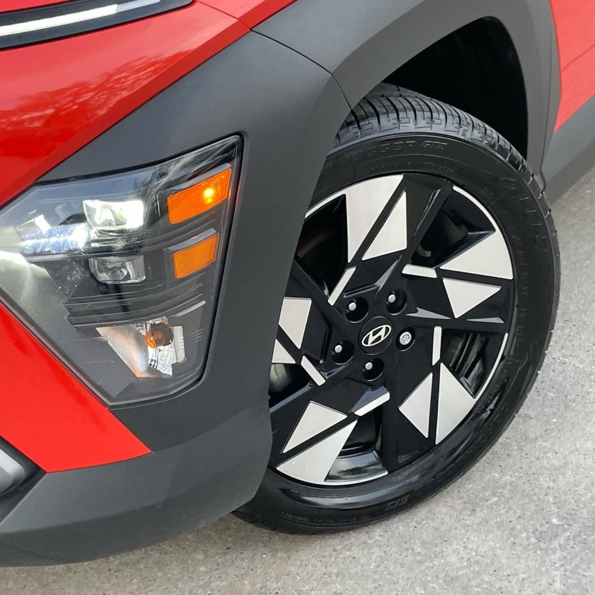 2024 Hyundai Kona - Image 8